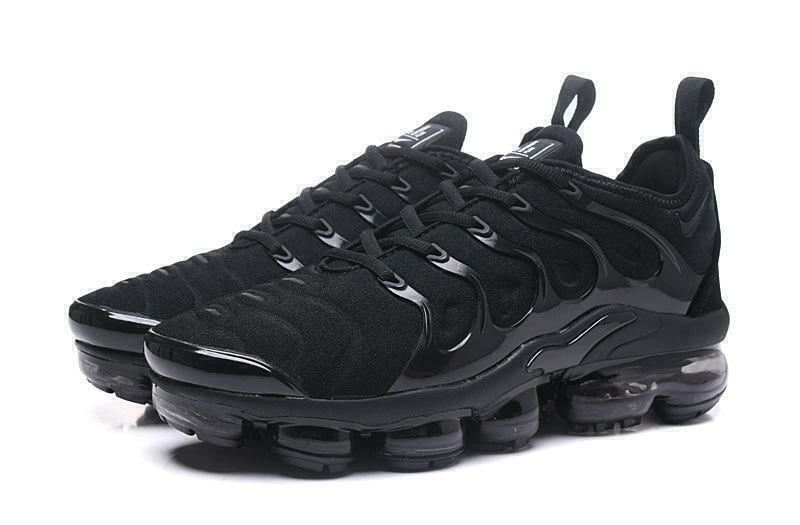 VaporMax Plus "Triple Black"
