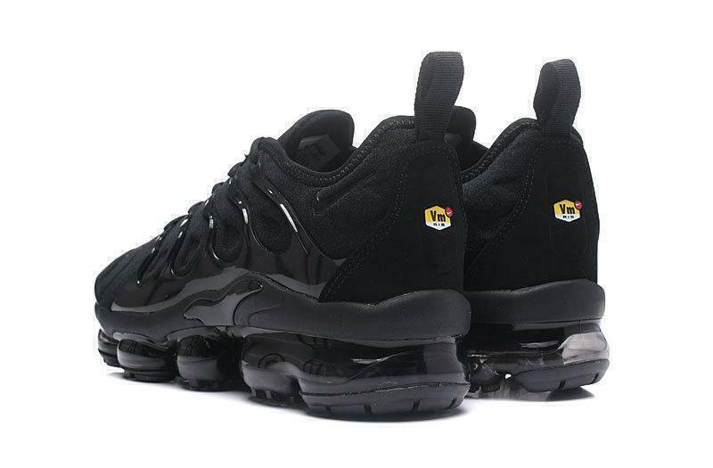 VaporMax Plus "Triple Black"