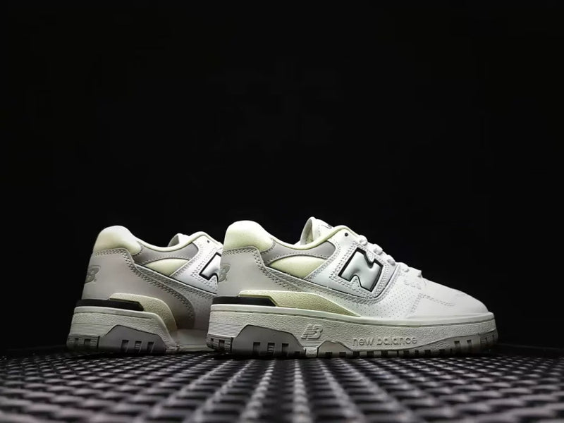 NB 550 "White/Black"